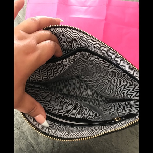 Leopard Print Vegan Leather clutch WITH Dust Bag!! - Picture 6 of 7